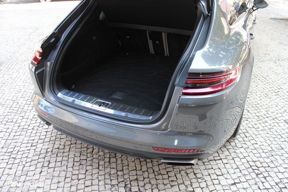 Porsche Panamera Sport Turismo 4 - 28