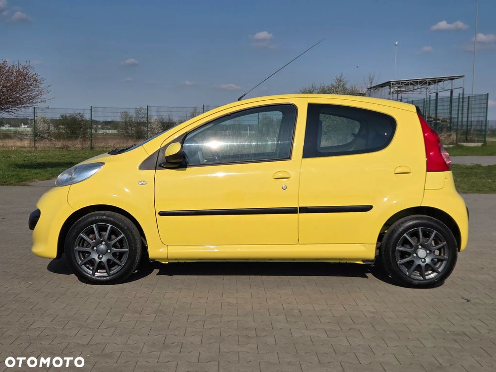 Peugeot 107 70 2-Tronic Filou - 1