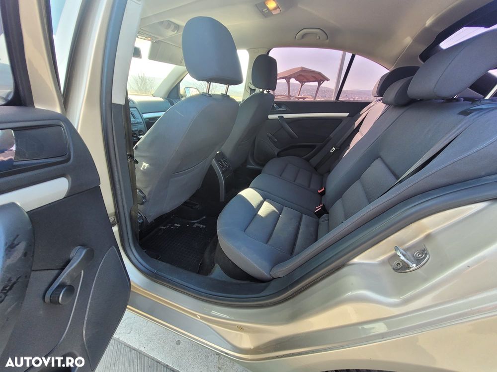 Skoda Octavia 1.6 - 12