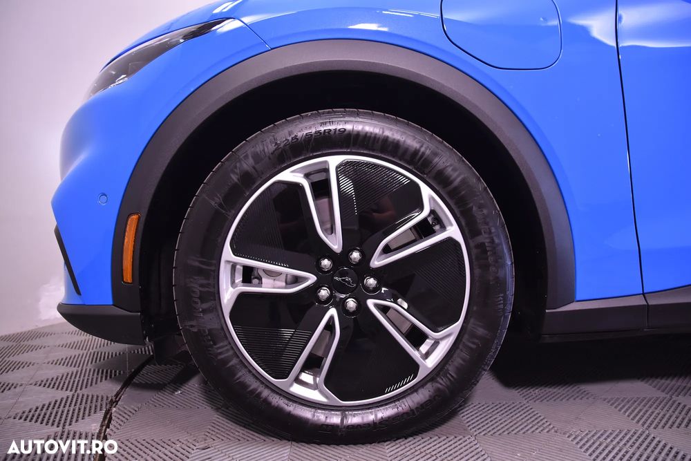 Ford Mustang Mach-E RWD 197 kW Base - 13