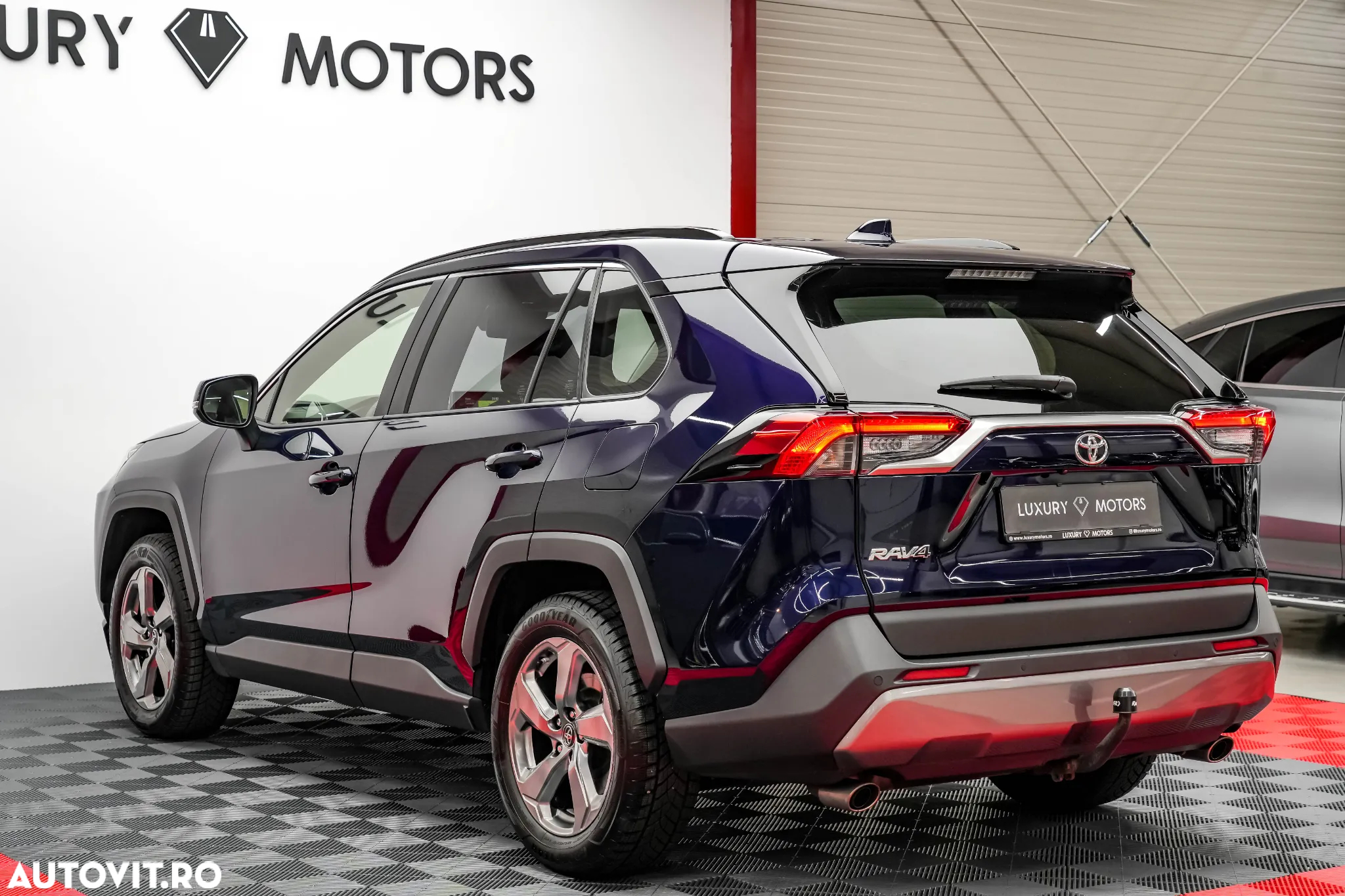 Toyota RAV4 2.0P CVT AWD Luxury - 9
