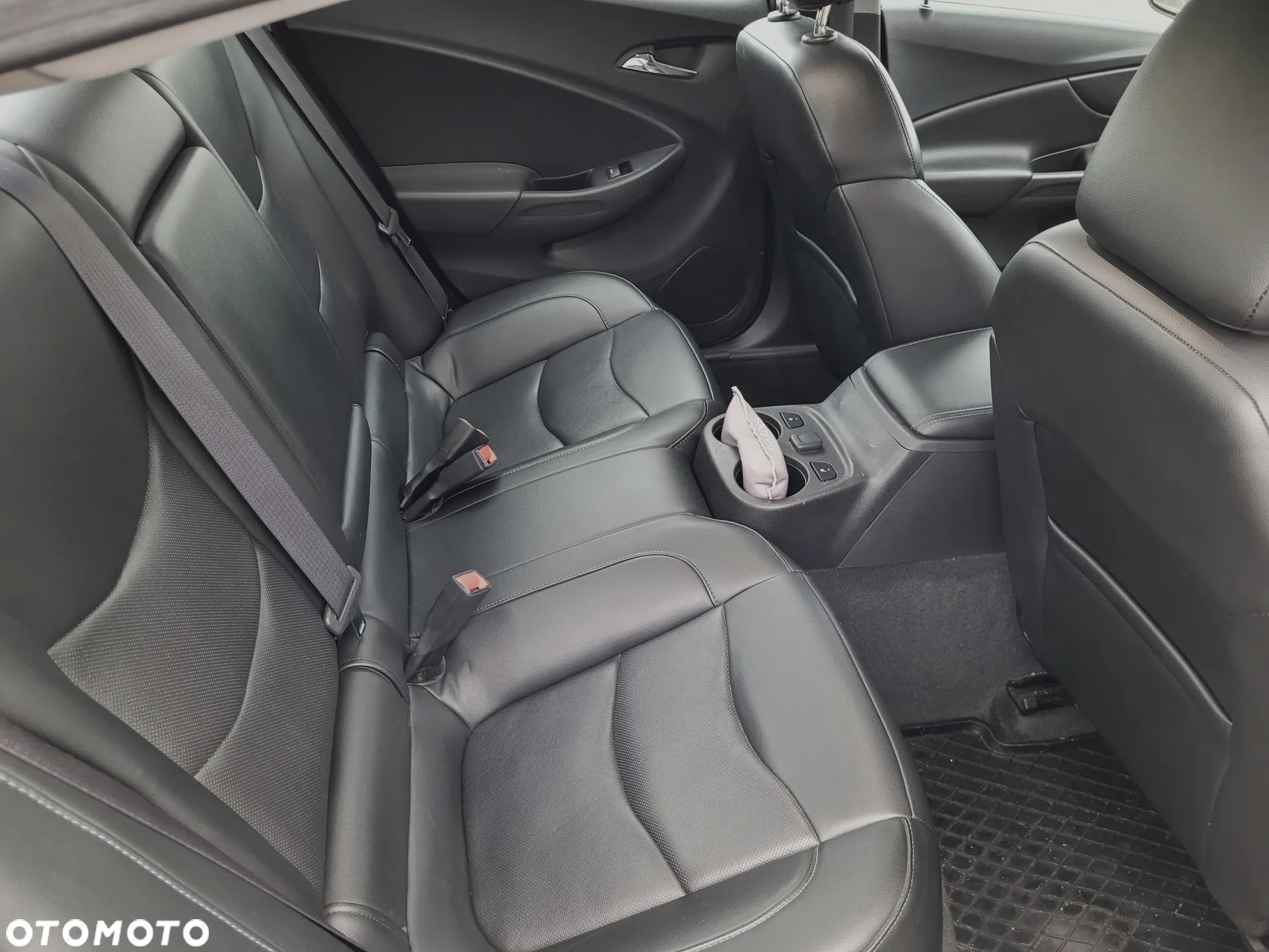 Chevrolet Volt - 12