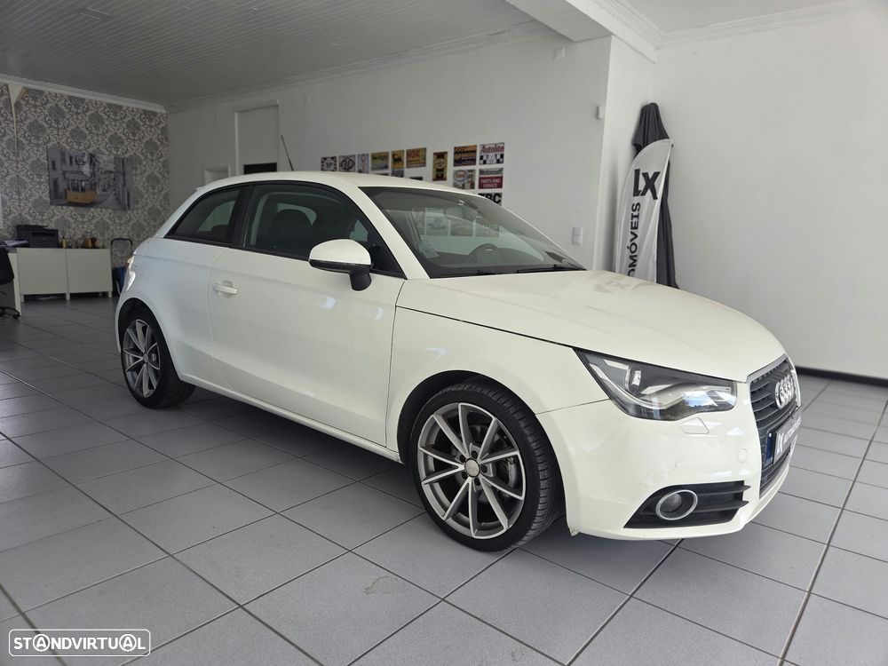 Audi A1 2011 photo 2