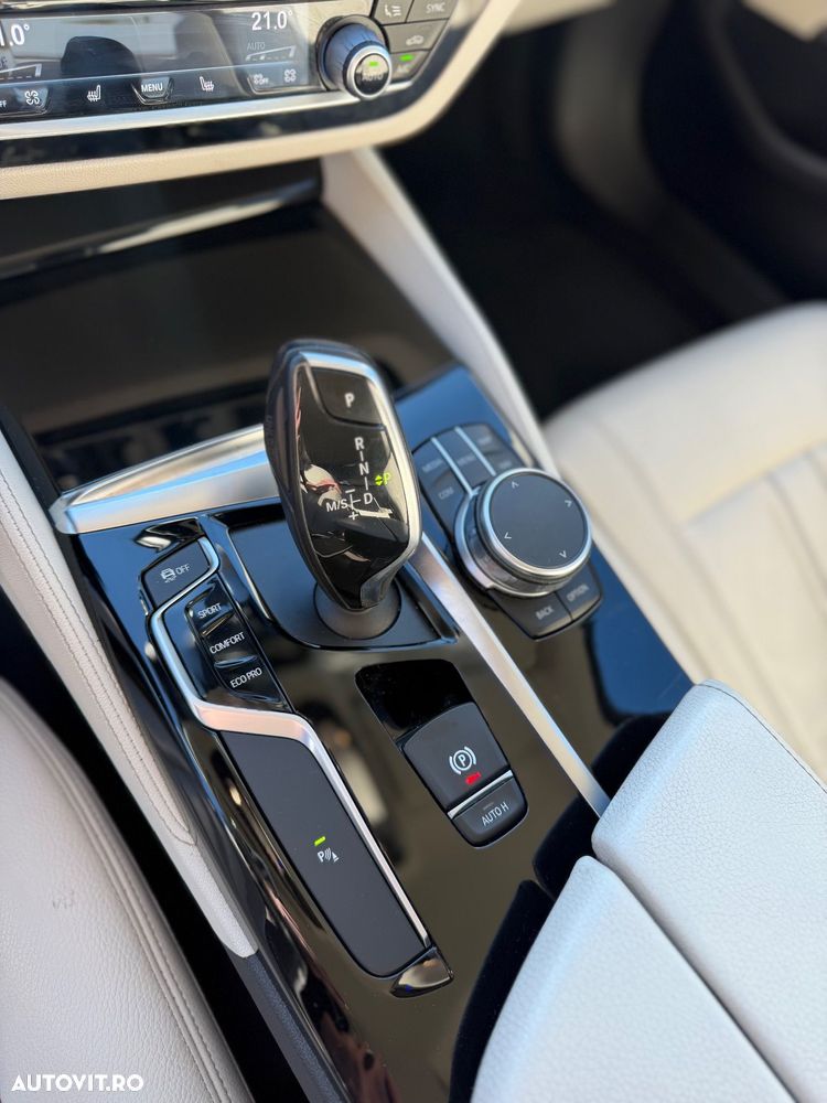 BMW Seria 5 530i xDrive AT - 23