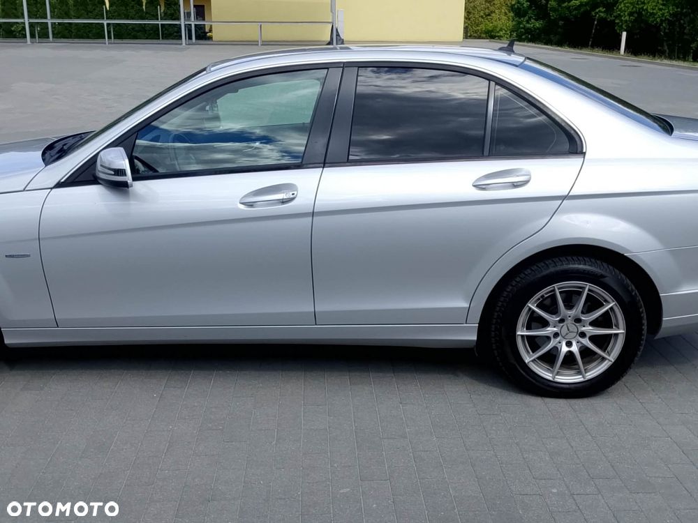 Mercedes-Benz Klasa C 180 CGI BlueEFFICIENCY - 6