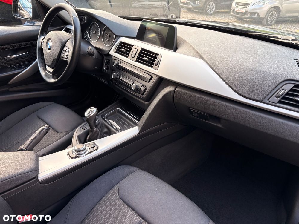 BMW Seria 3 320d DPF - 22