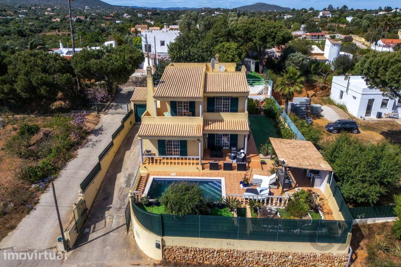 Fantástica moradia de charme com 4 quartos,  jardim e piscina nos arre - Grande imagem: 2/56