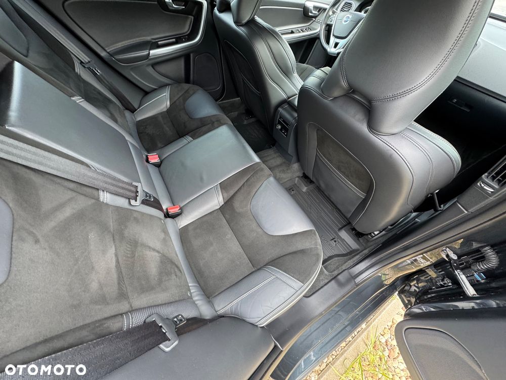 Volvo V60 D3 Drive-E R-Design Momentum - 17