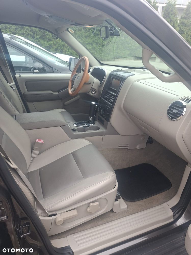 Ford Explorer 4.0 AWD - 6