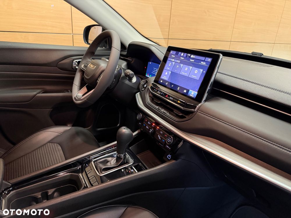 Jeep Compass - 24