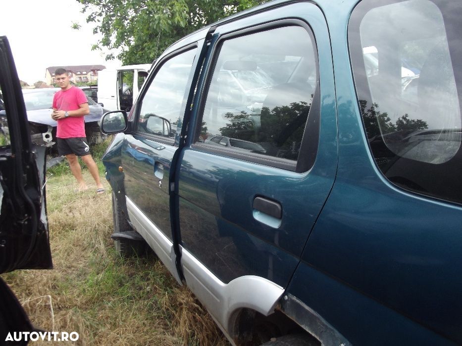 Usa Daihatsu Terios usi fata spate Terios Dezmembrez Terios 1.3 - 3