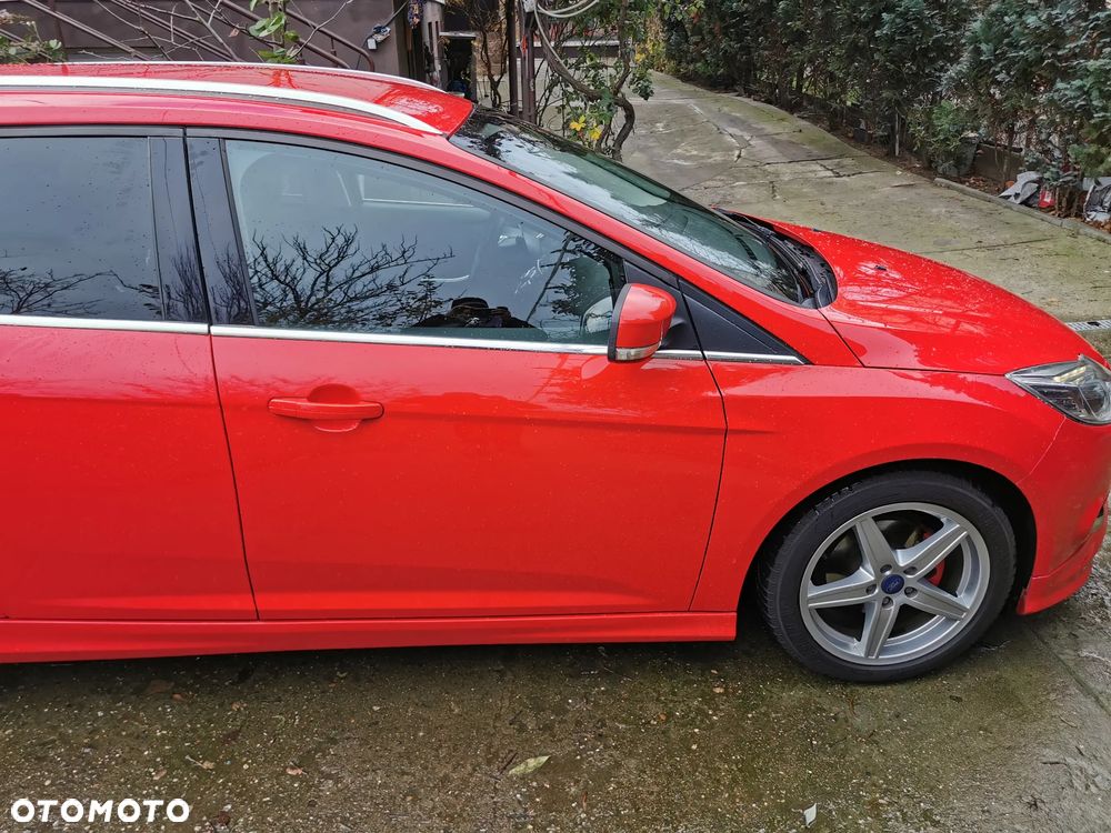 Ford Focus SW 1.0 EcoBoost S&S Titanium - 4