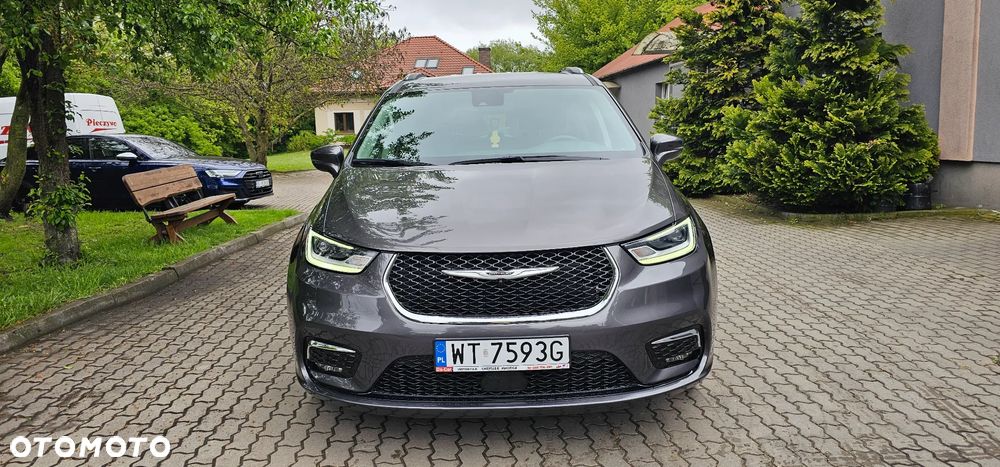 Chrysler Pacifica - 30