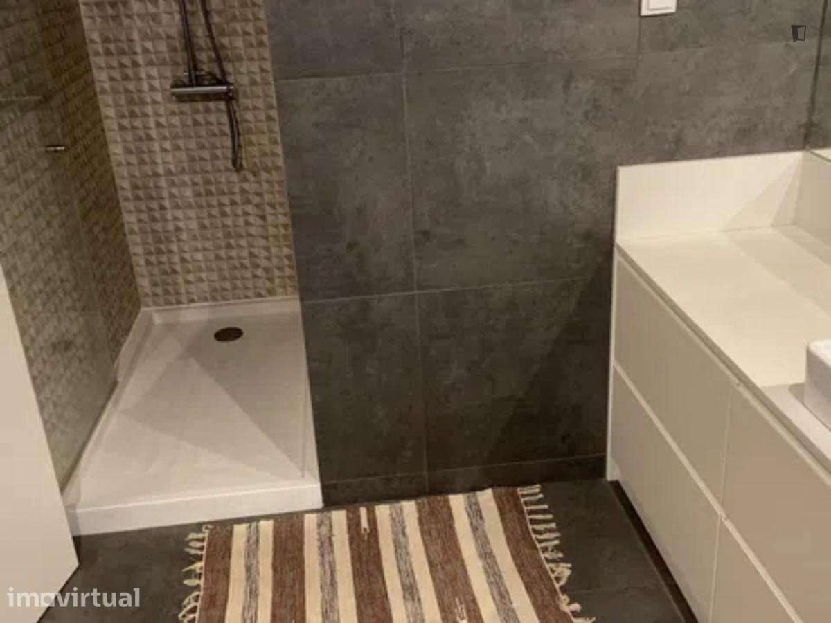 Quarto - localizado em Lisbon - Grande imagem: 4/4