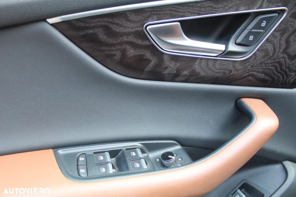 Audi Q8 55 TFSIe quattro tiptronic - 22