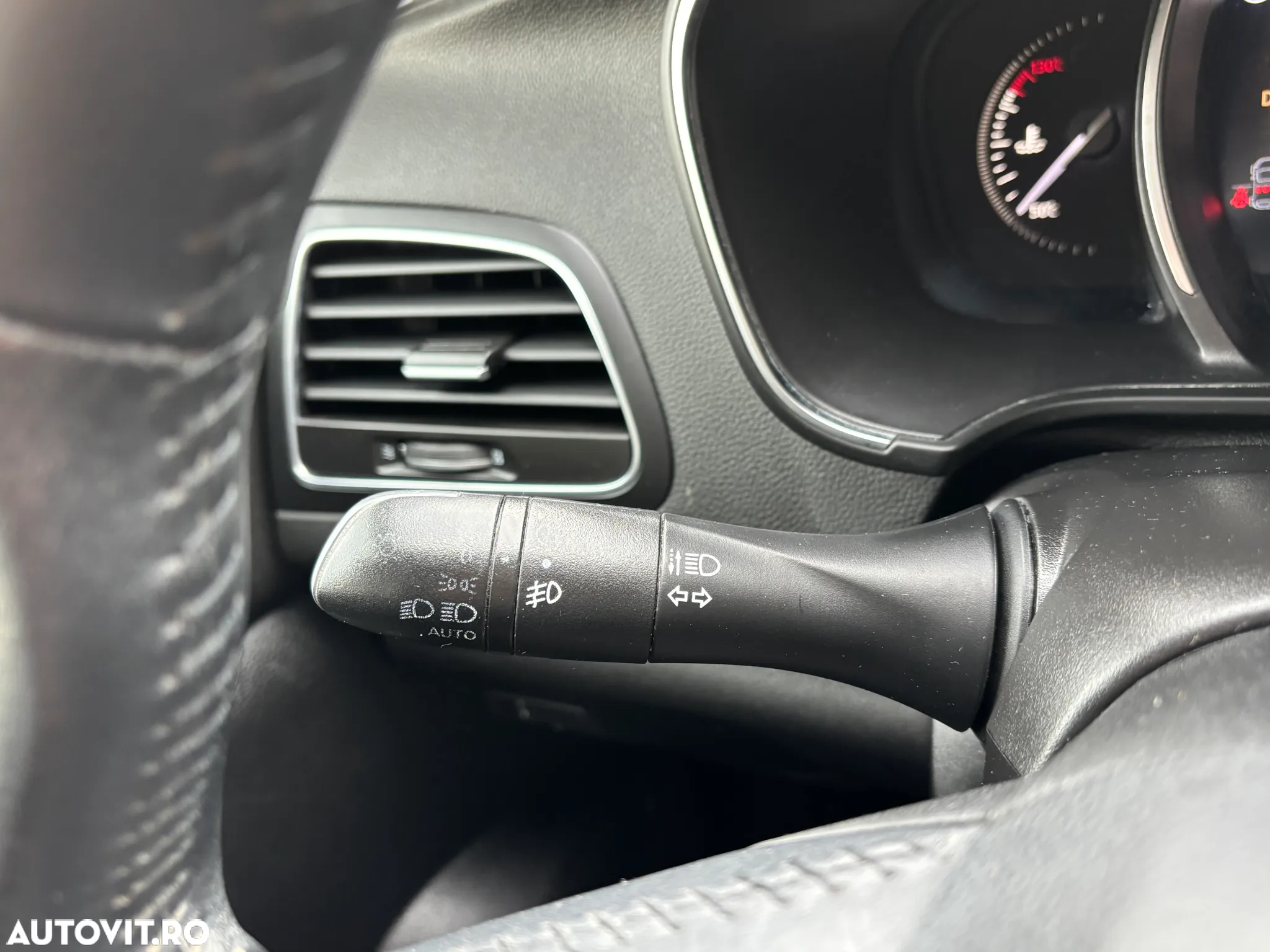 Renault Megane BLUE dCi 115 EDC BUSINESS EDITION - 29