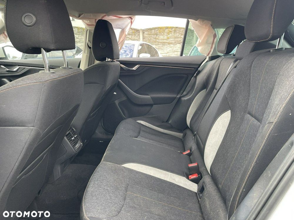 Skoda Kamiq 1.0 TSI Essence - 13