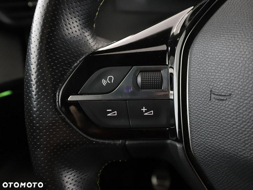 Peugeot 2008 1.2 PureTech GT Line S&S - 33