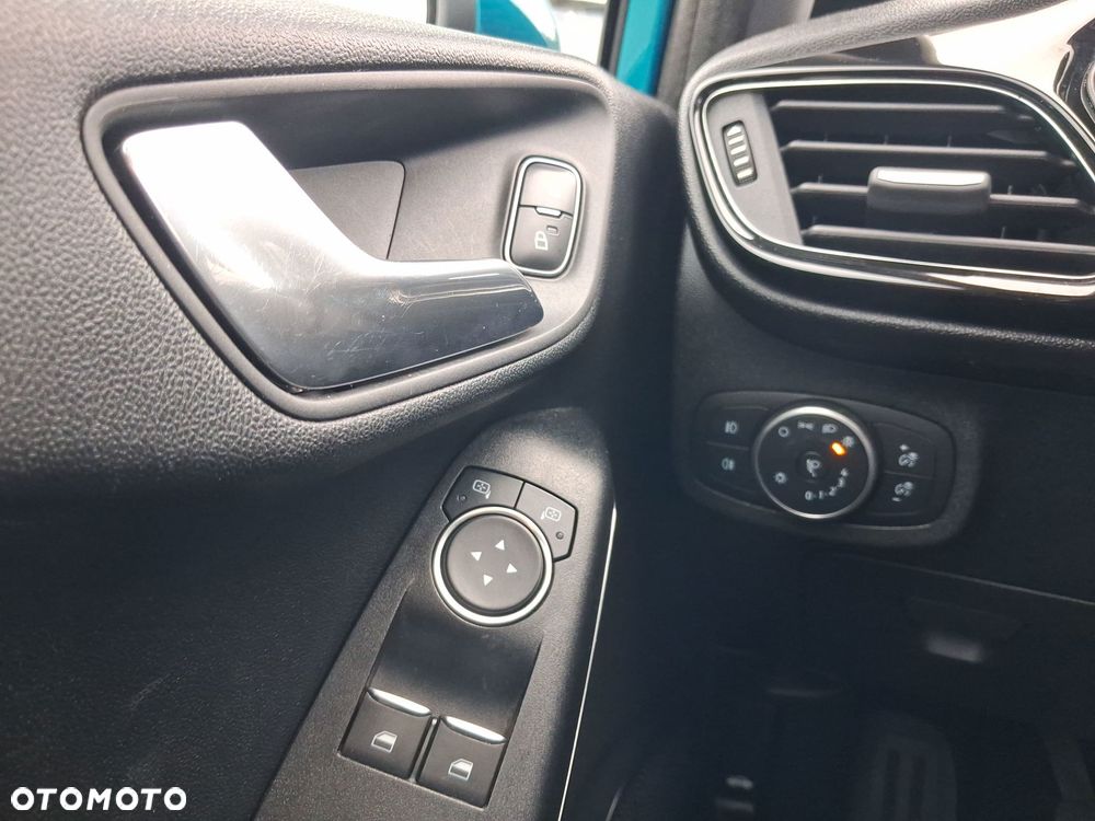 Ford Fiesta 1.0 EcoBoost Titanium X - 35