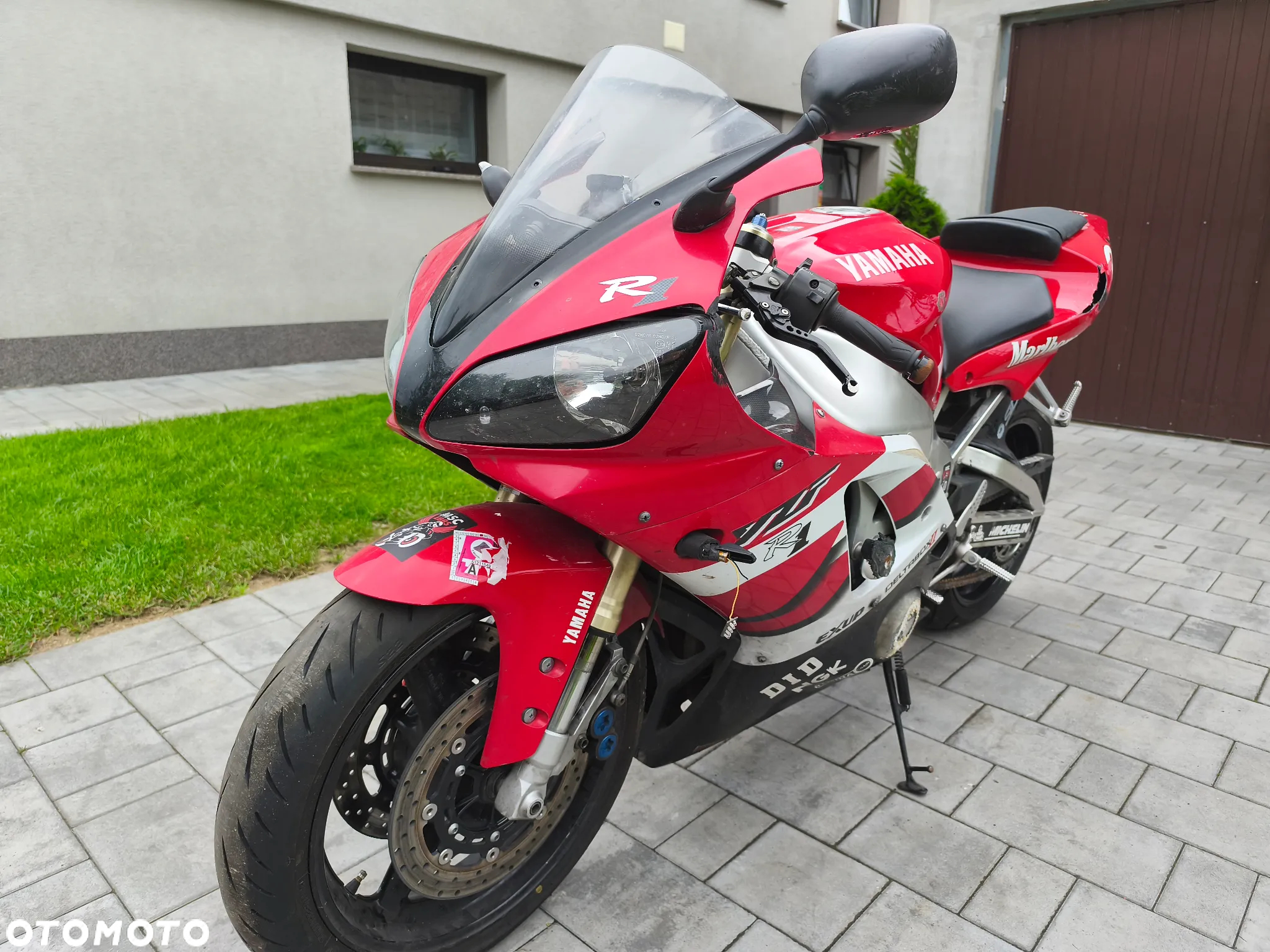 Yamaha R1 - 3