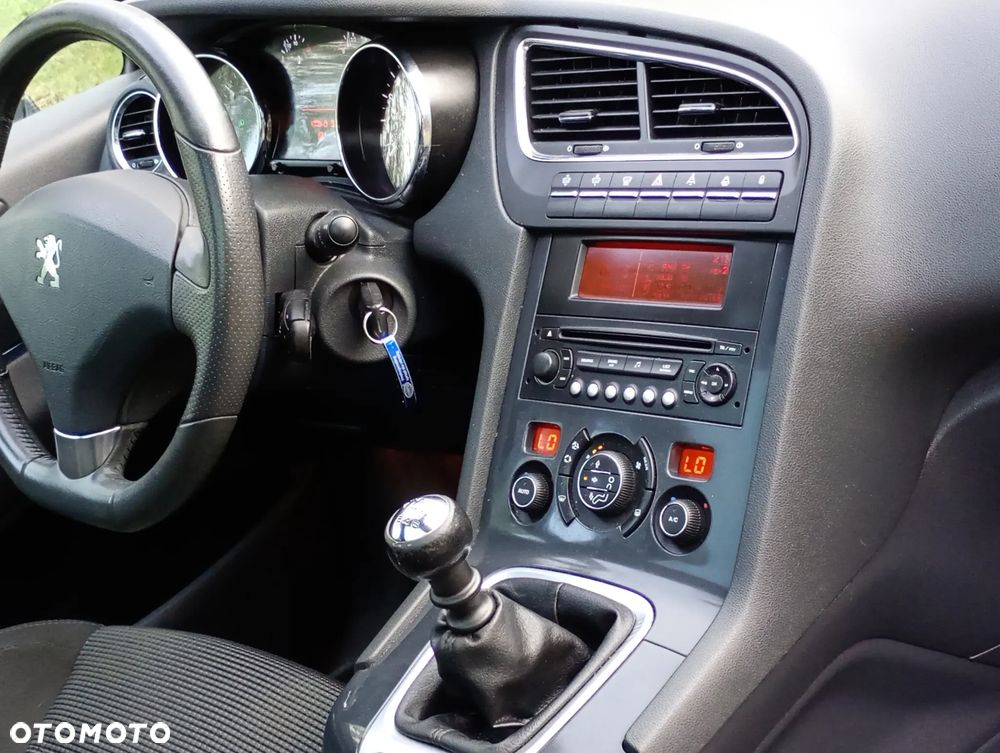Peugeot 5008 - 12