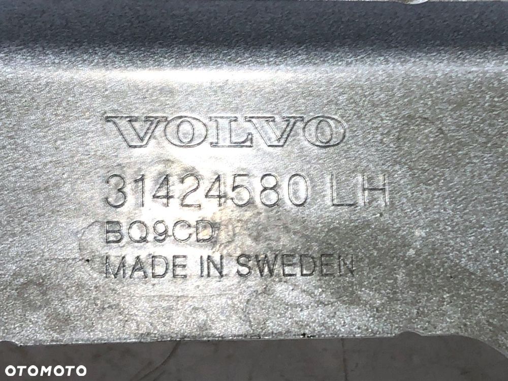 MOCOWANIE BŁOTNIKA LEWY PRZÓD  VOLVO XC60 II (246) 2017 - 2022 T5 AWD 183 kW [249 KM] benzyna 2017 - 3