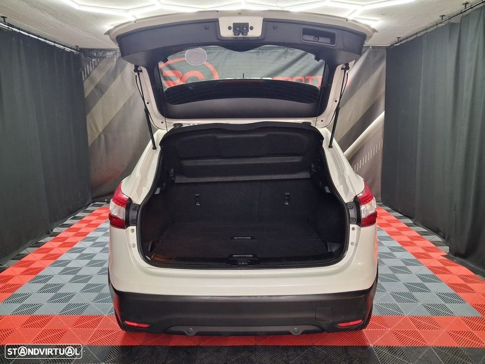 Nissan Qashqai 1.6 dCi Tekna Xtronic - 16