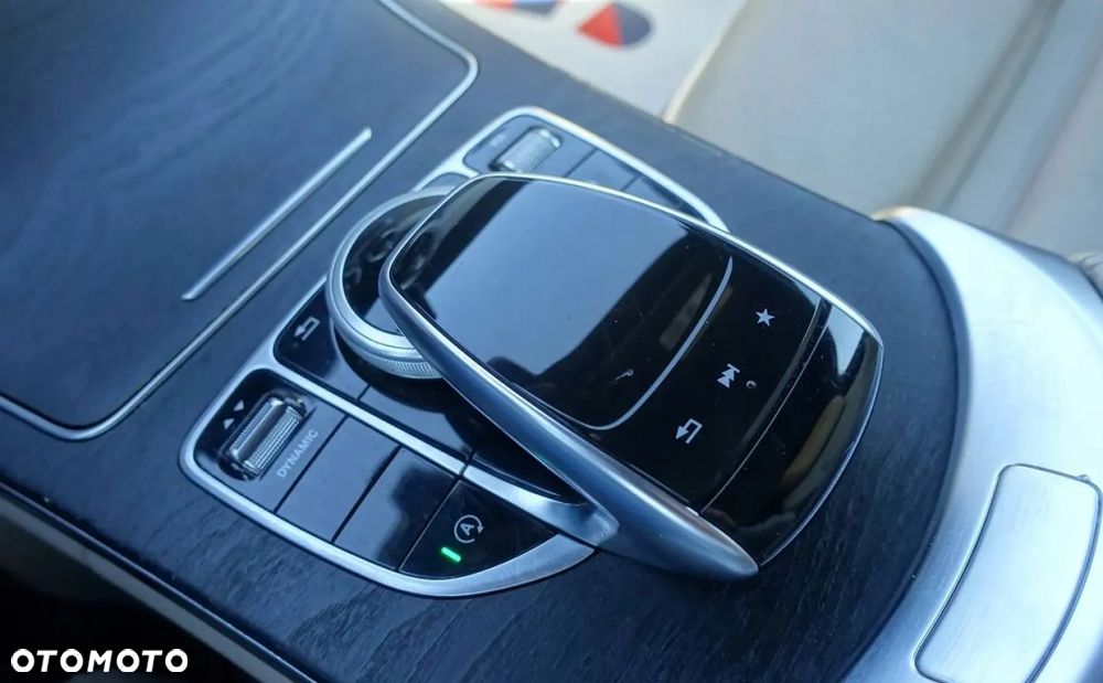 Mercedes-Benz Klasa C 200 4-Matic 9G-Tronic - 18