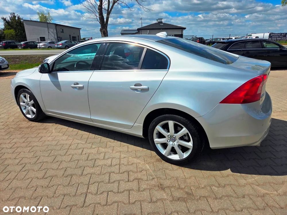 Volvo S60 D2 Drive-E Momentum - 16