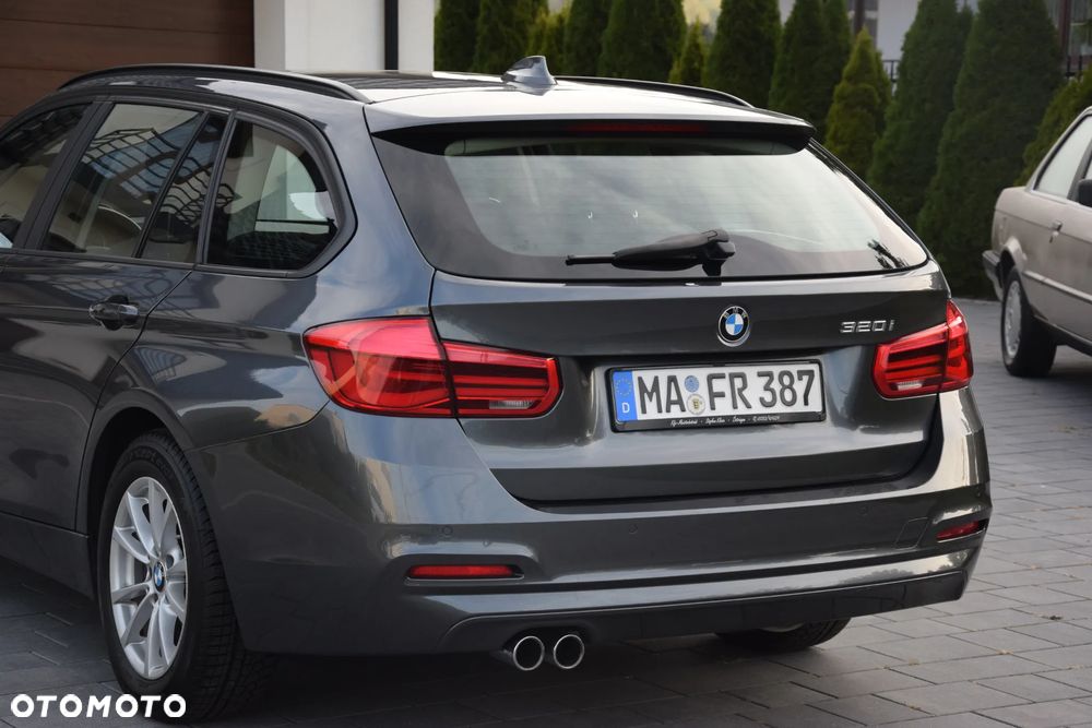 BMW Seria 3 320i Advantage - 8