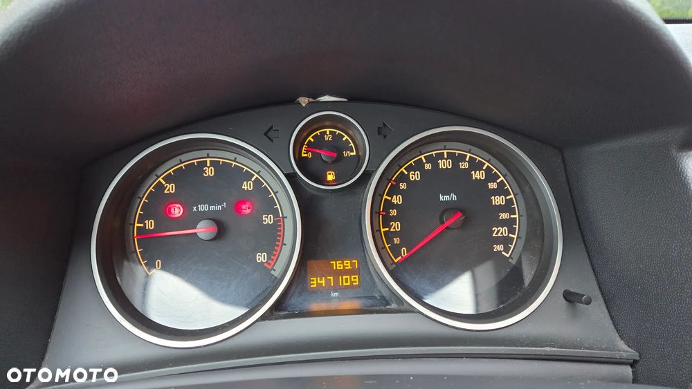 Opel Astra 1.9 CDTI - 8