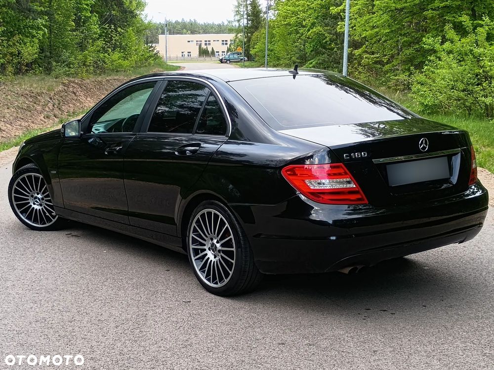 Mercedes-Benz Klasa C 180 BlueEFFICIENCY Elegance - 12