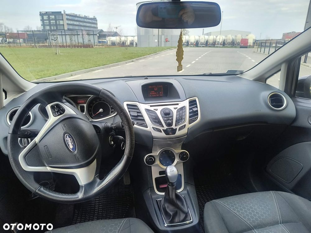 Ford Fiesta 1.4 Titanium - 8