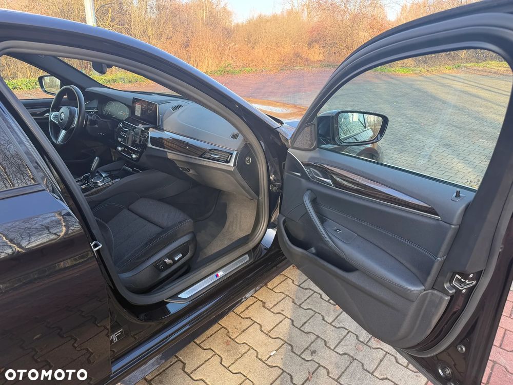 BMW Seria 5 530i xDrive M Sport sport - 15