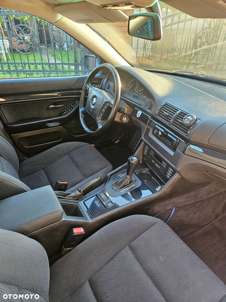 BMW Seria 5 - 22