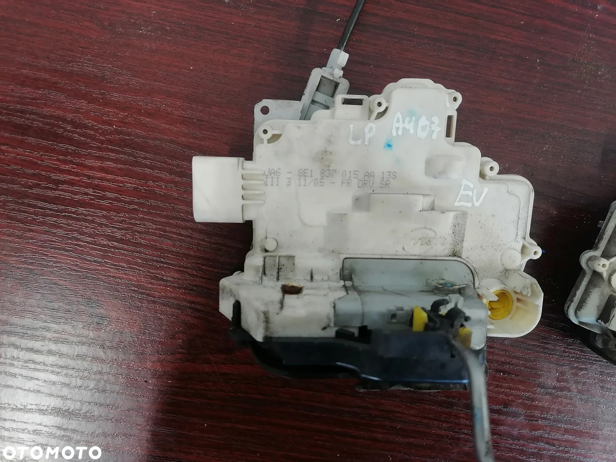 Zamek Drzwi Lewy/Prawy Przód Audi OE 8E1837015AA 8E1837016AA - 2
