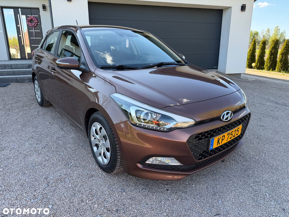 Hyundai i20 blue 1.2 Trend - 6