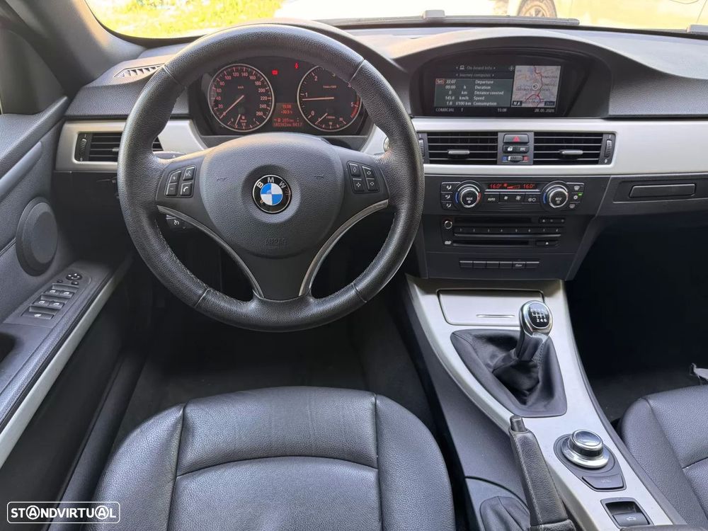 BMW 320 d Cabrio Intense - 17