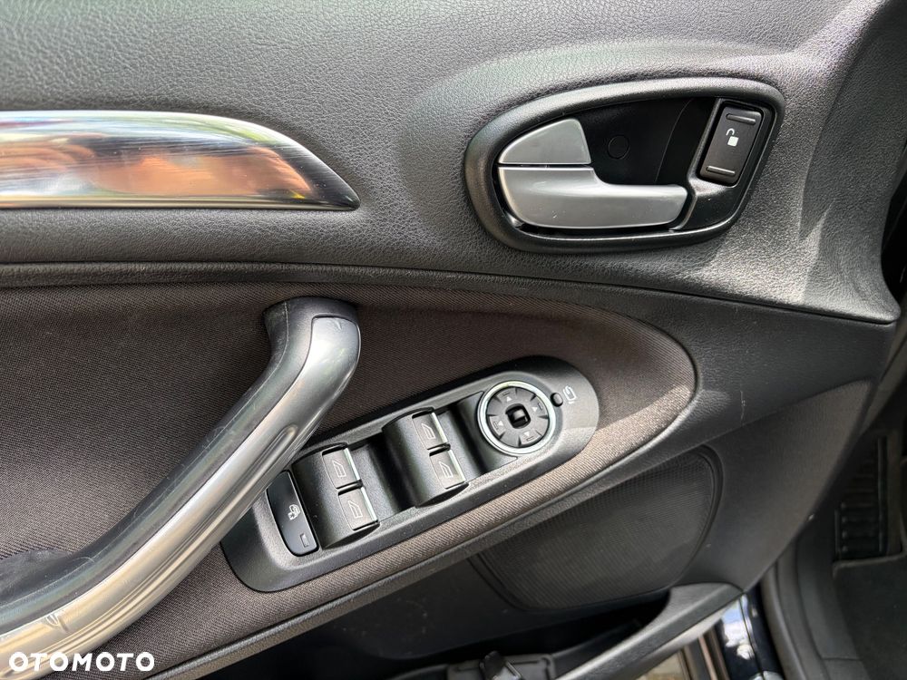 Ford S-Max - 12