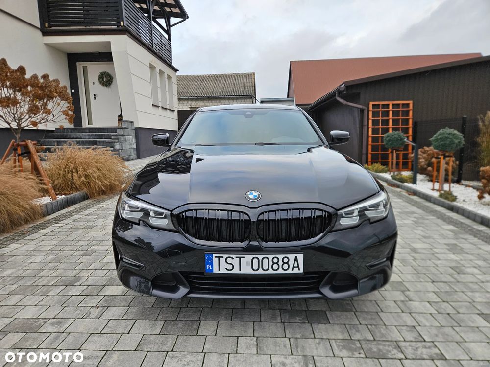 BMW Seria 3 318d Edition M Sport Shadow - 25