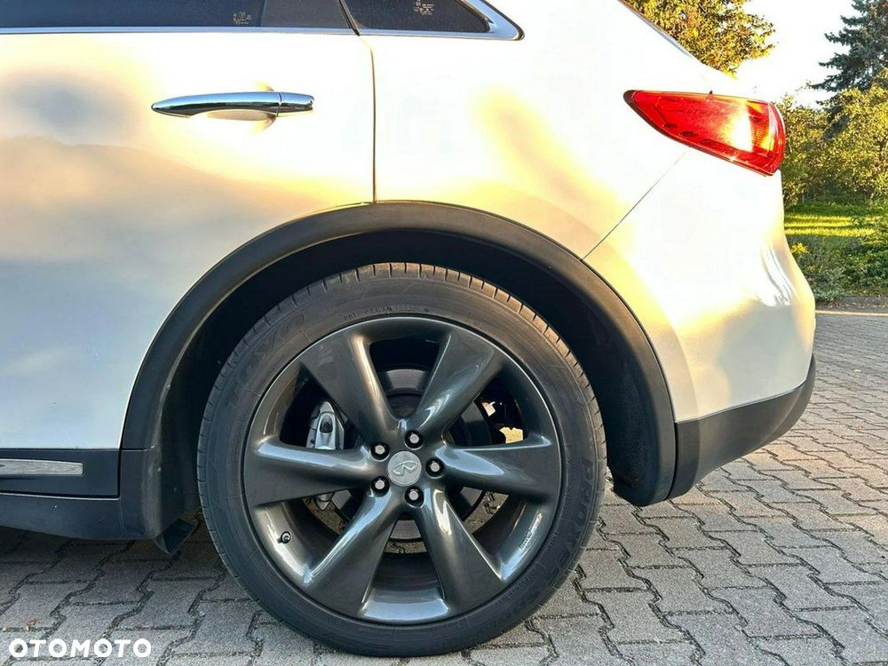 Infiniti FX - 23
