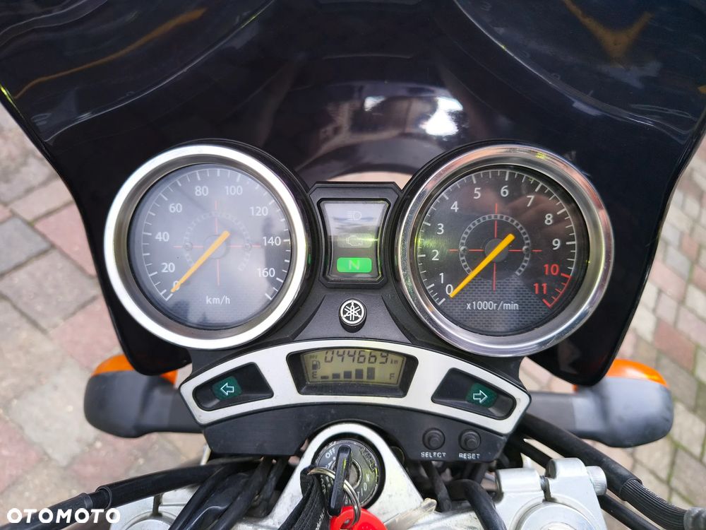 Yamaha YBR - 8