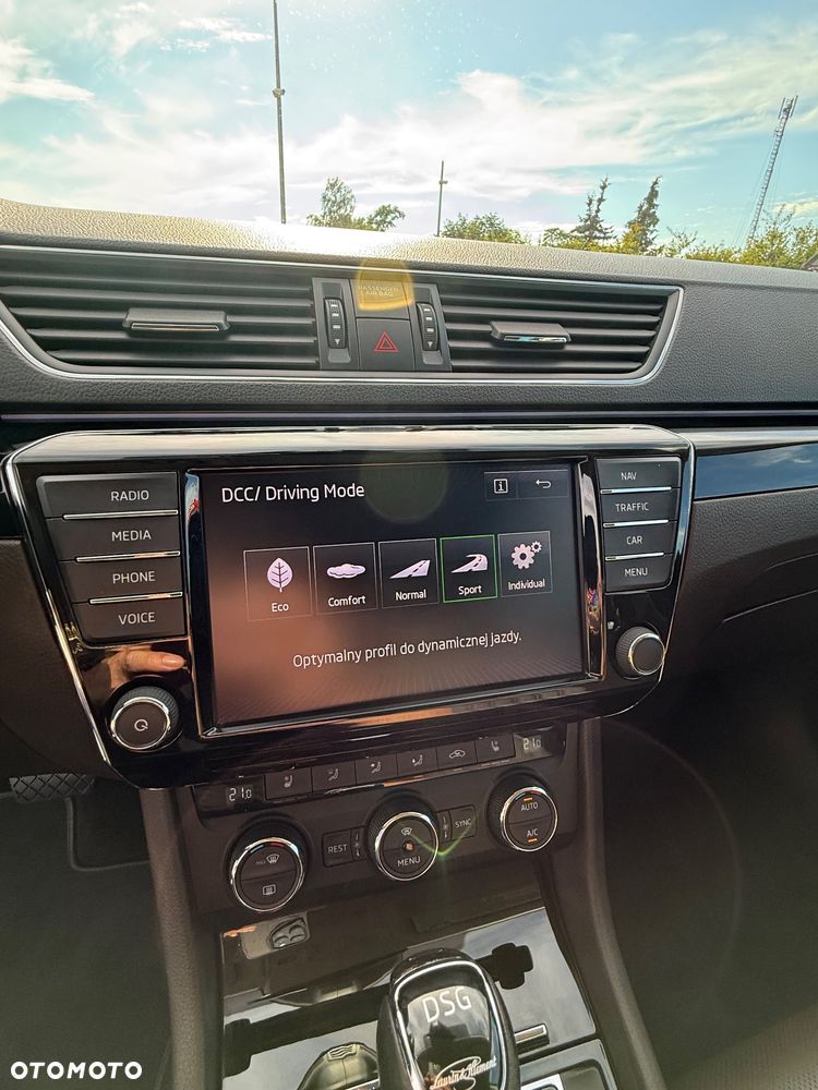 Skoda Superb 2.0 TDI 4x4 L&K DSG - 27