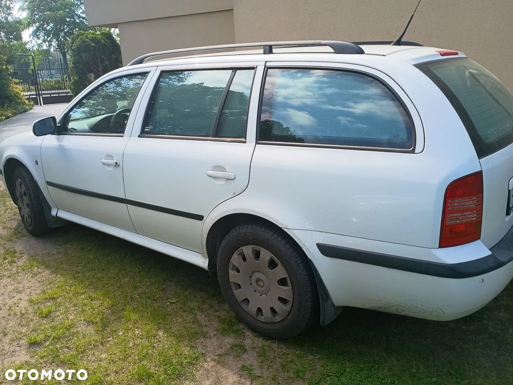 Skoda Octavia 1.6 Tour - 6