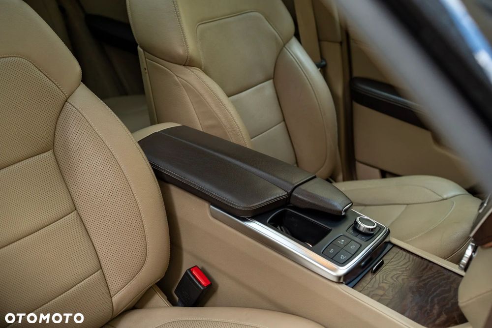 Mercedes-Benz ML - 10