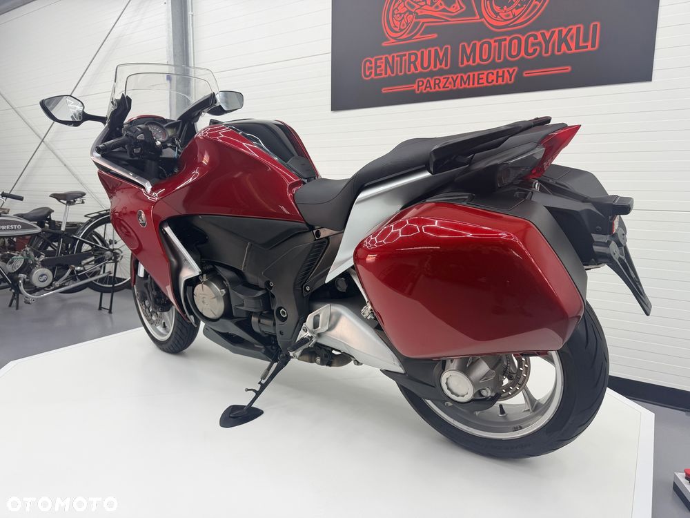 Honda VFR - 6