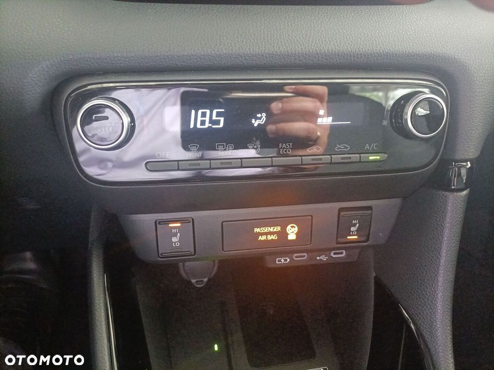 Toyota Yaris Hybrid 1.5 Style - 14