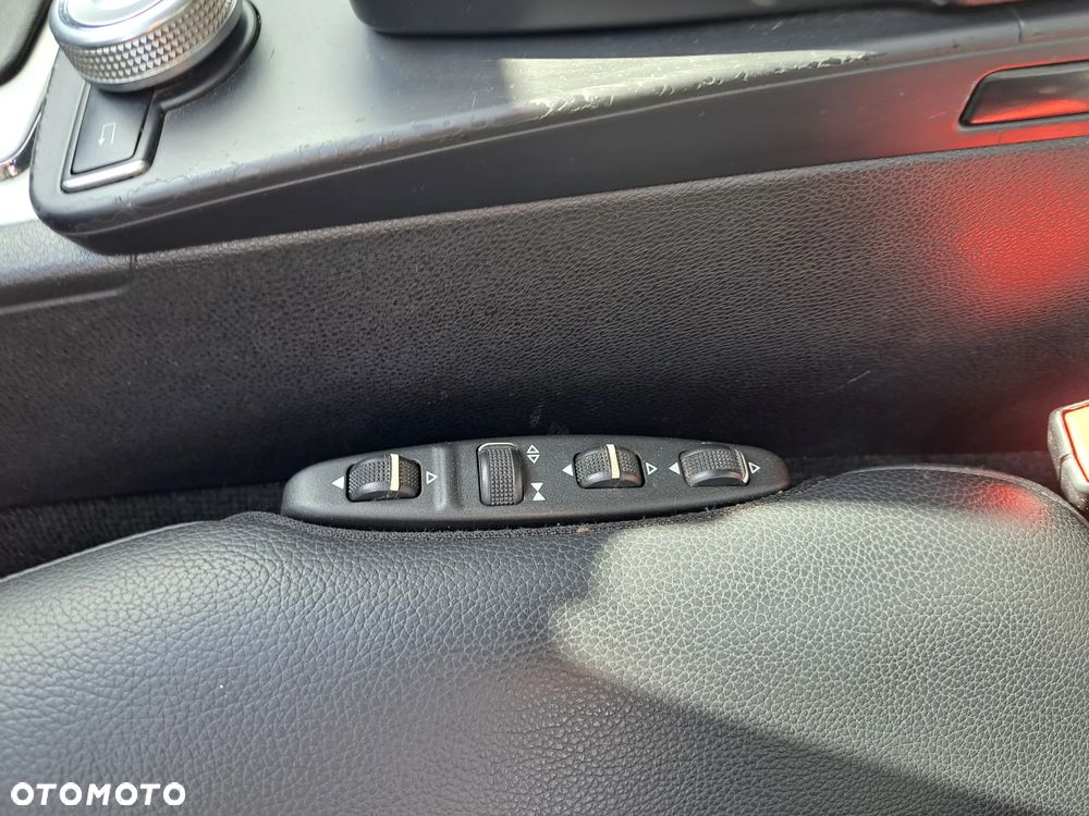 Mercedes-Benz Klasa C 220 CDI DPF Automatik BlueEFFICIENCY Avantgarde - 16