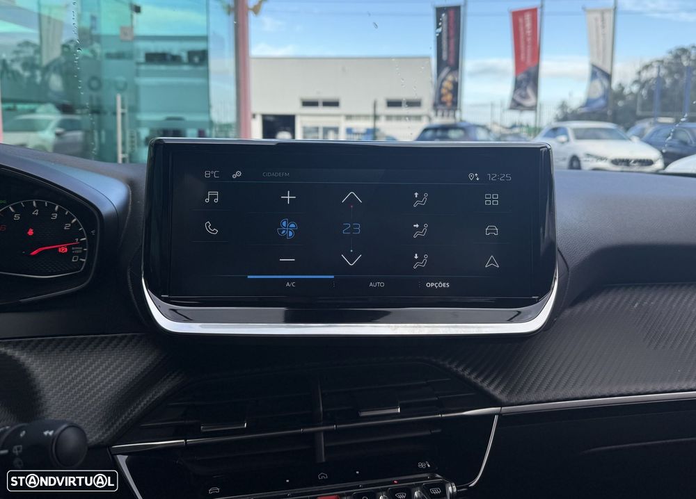 Peugeot 2008 1.2 PureTech Style - 21