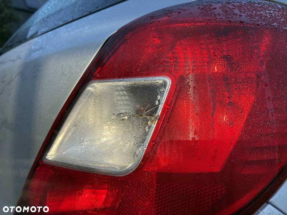 Opel Corsa 1.2 16V Enjoy - 19